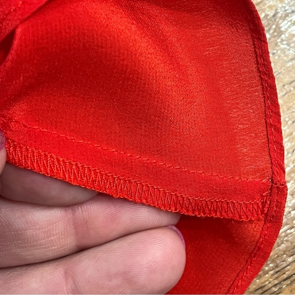 Trina Turk 100% silk red button down blouse no size tag measures large - Picture 7 of 12